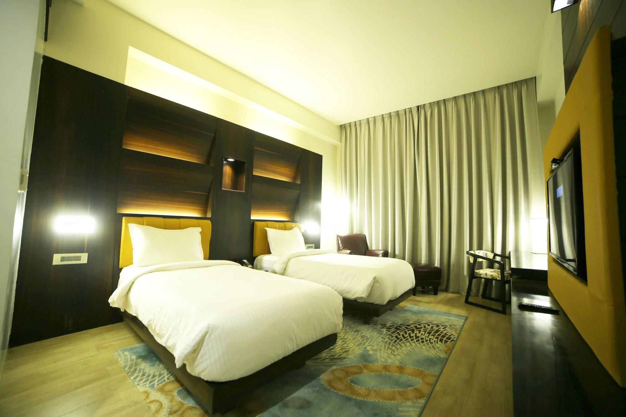 Golden Blossom Imperial Resorts Lucknow Dış mekan fotoğraf